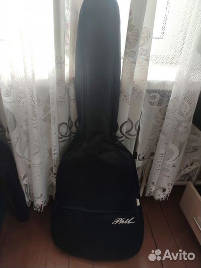 Акустическая гитара