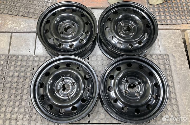 R15 сверловка 4*100 как новые, фирмы тзск