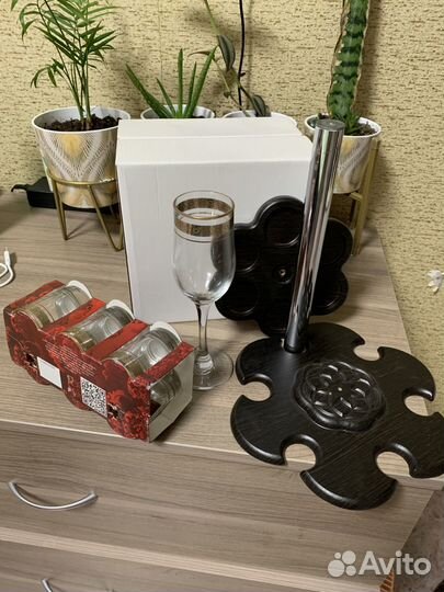 Набор бокалов и рюмок