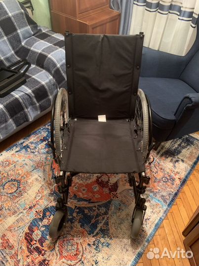 Новое кресло-коляска для инвалидов и детей инвалид