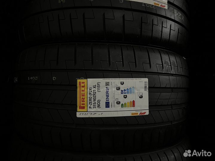 Pirelli P Zero PZ4 285/45 R21 и 315/40 R21 121Y
