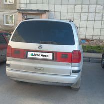 Volkswagen Sharan 2.0 MT, 2002, 450 000 км, с пробегом, цена 480 000 руб.