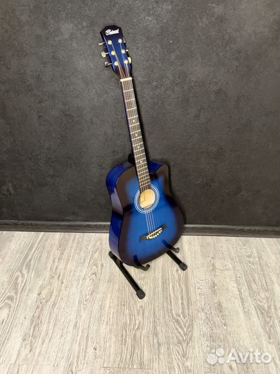 Акустическая гитара