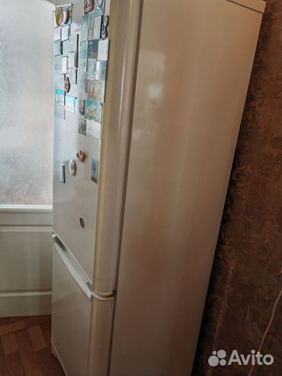 Холодильник Indesit бу