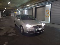 Volkswagen Jetta 1.6 AT, 2010, 192 000 км, с пробегом, цена 770 000 руб.