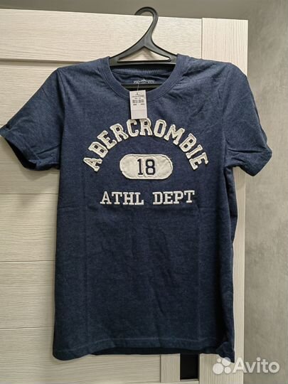 Футболка Abercrombie and Fitch