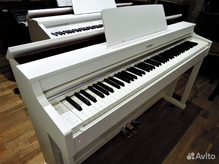 Цифровое пианино Casio + Аксессуары