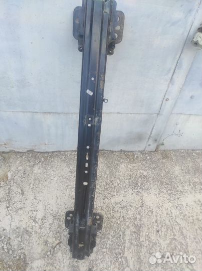 Усилитель переднего бампера Ford Fusion