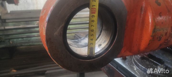 Гидроцилиндр экскаватора hitachi