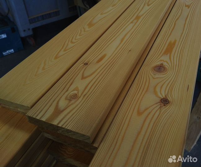 Дачные постройки с досками лиственницы