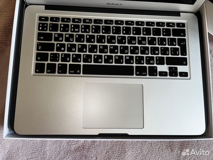 Продаю MacBook Air 2017