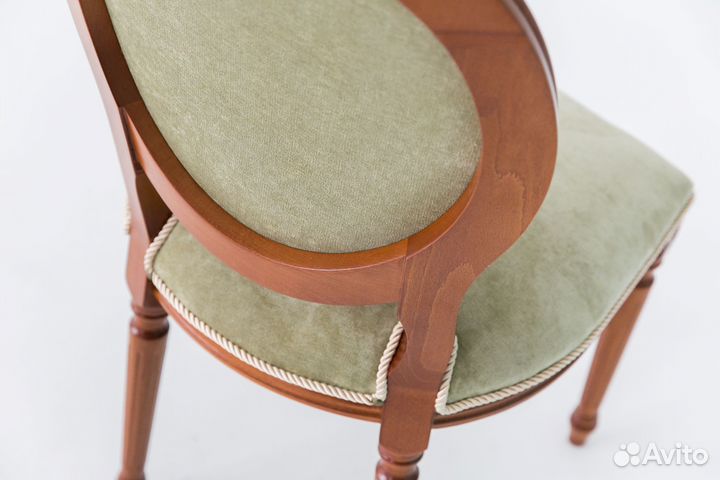 Стул деревянный