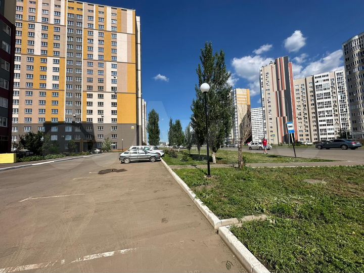 2-к. квартира, 76 м², 10/17 эт.