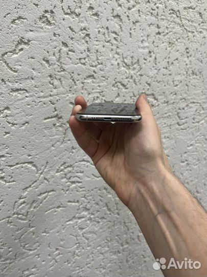 iPhone 11 Pro, 64 ГБ