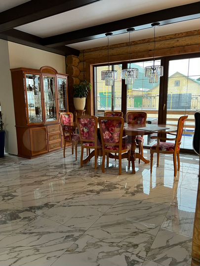 Дом 180 м² на участке 6 сот.