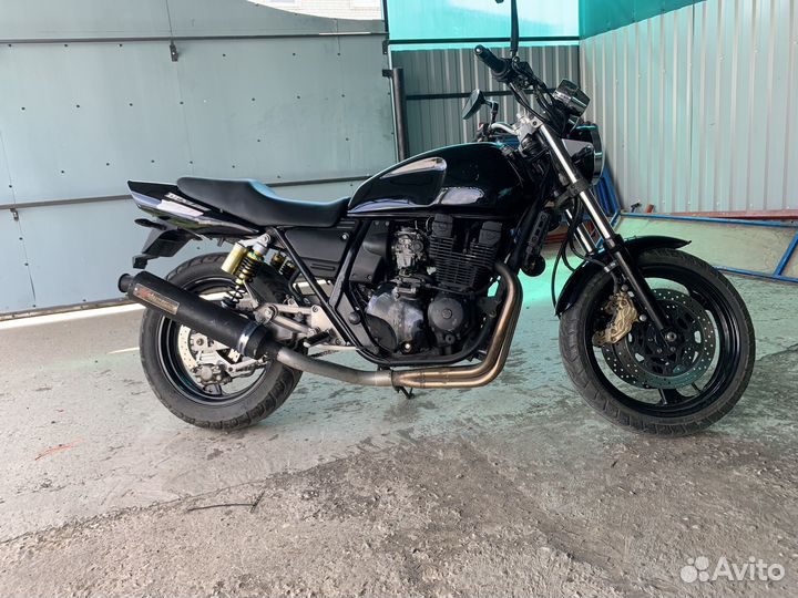 Yamaha XJR 400