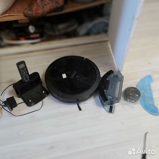 Робот пылесос моющий Gutrend Sense 410