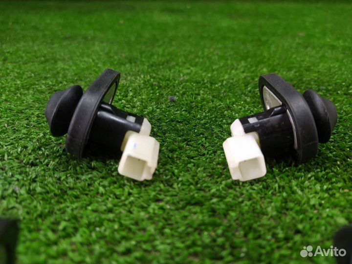 Концевики дверей Комплектом Toyota Wish ZNE10