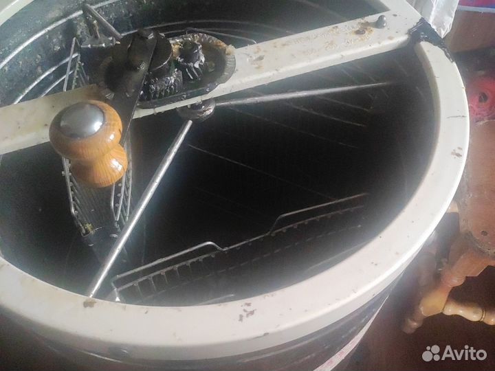 Медогонка 3 рамочная бу