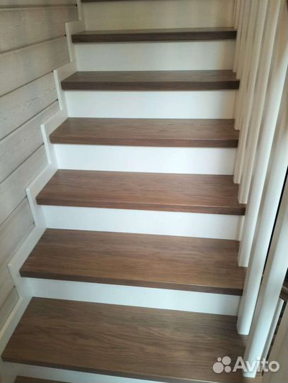 Отделка лестниц деревом