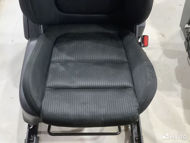 Переднее правое сидение Mazda CX-5 KE