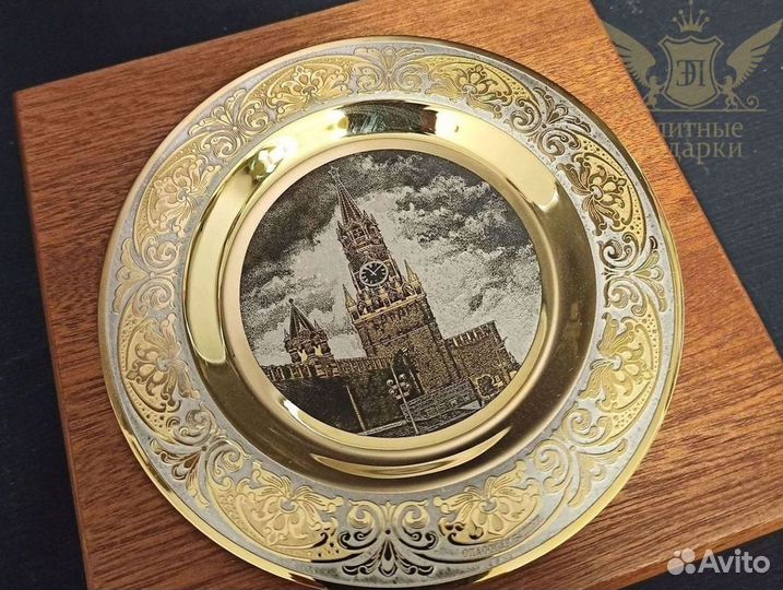 Серебряная тарелка 