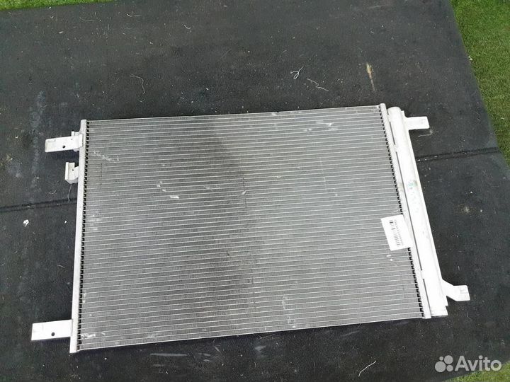 Радиатор кондиционера (конденсер) Volkswagen Tiguan