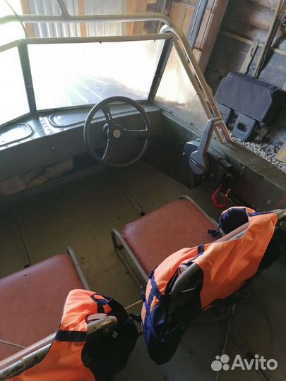 Лодка с мотором