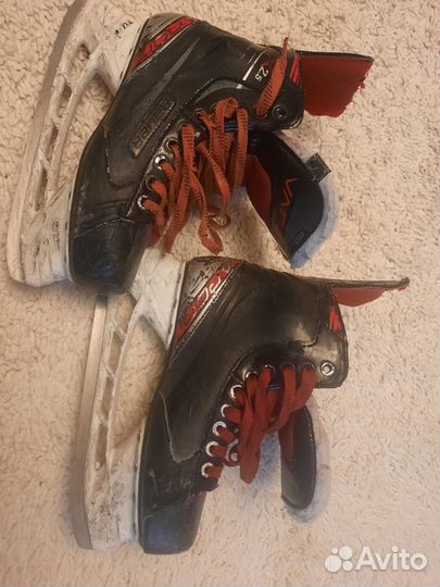 Хоккейные коньки bauer