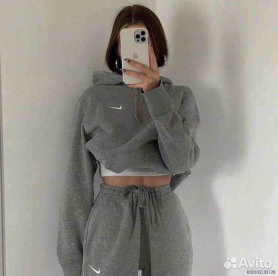 Женский спорткостюм для ярких моментов