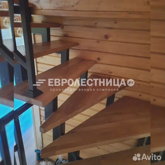 Лестница на металлическом каркасе