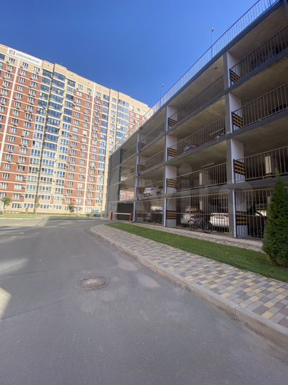 Машиноместо, 14 м²