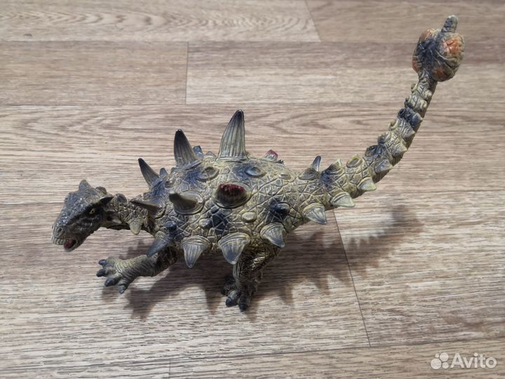 Фигурки динозавров