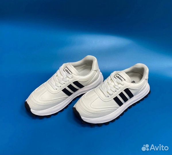 Кроссовки adidas белые