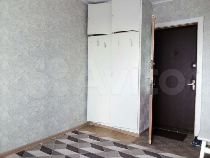 Комната 13 м² в 4-к., 8/9 эт.