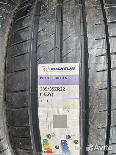 Michelin Pilot Sport 4 S 315/30 R22 и 285/35 R22 106Y