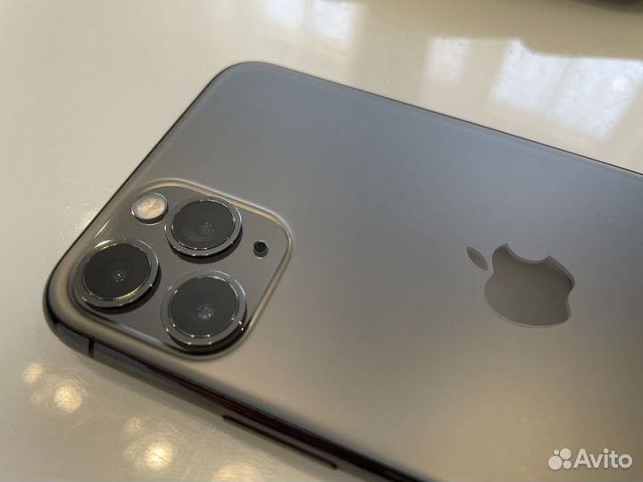 iPhone 11 Pro, 64 ГБ