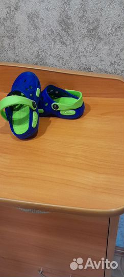 Сандали crocs