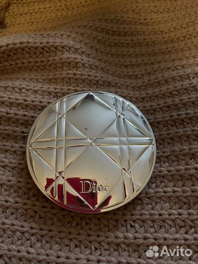 Хайлатер diorskin nude luminizer 01
