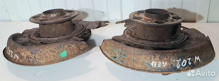 Кулак задний Mercedes Benz W202, W124, W201