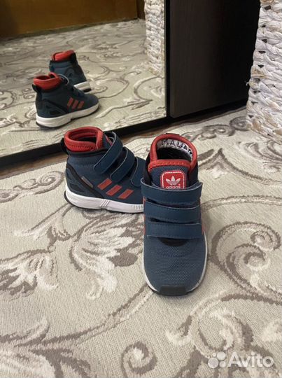 Кроссовки adidas
