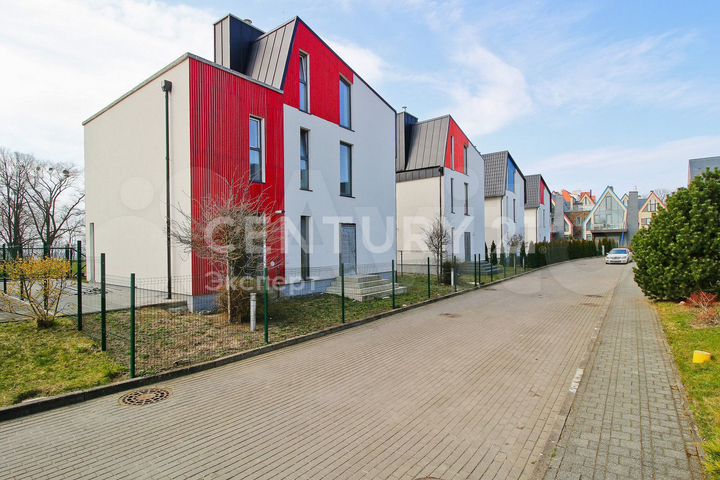 Дом 236,8 м² на участке 2,6 сот.