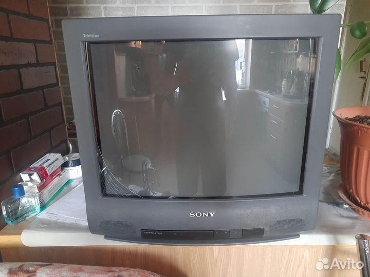 Продажа телевизора sony 1996г. вместе с антенной