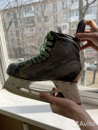 Хоккейные коньки