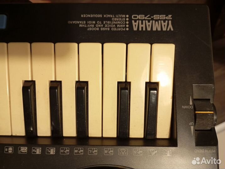 Синтезатор Yamaha PSS 790