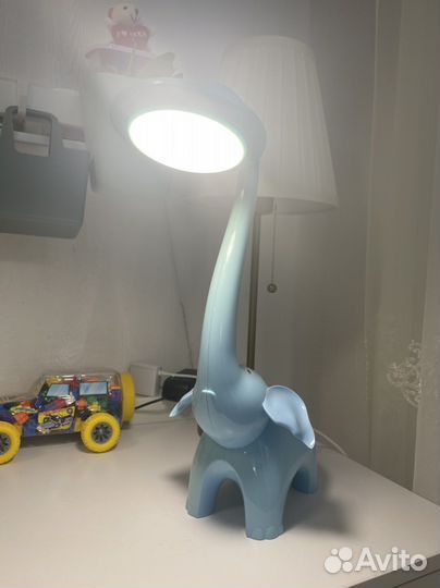 Светильник настольный