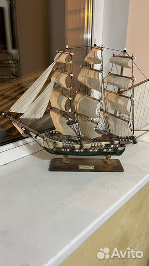 Модель парусника H.M.S. victory 1765