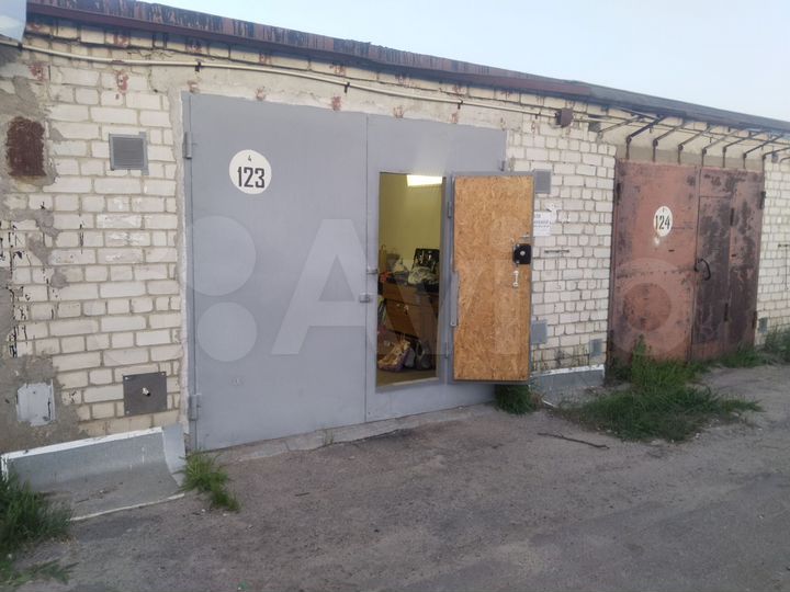 Гараж, > 30 м²