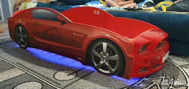 Детская кровать машина с подсветкой