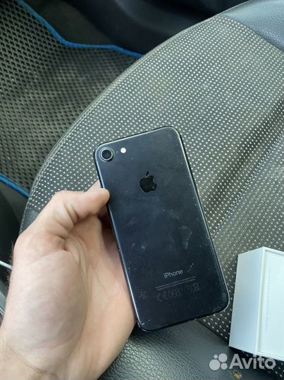 Телефон iPhone 7
